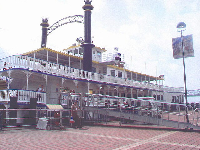 Creole Queen Paddlewheeler Mississippi Cruise
